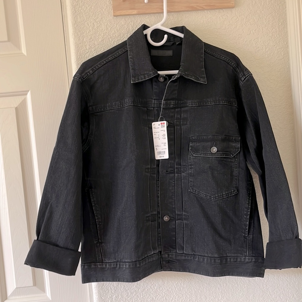 NWT UNIQLO dark grey denim trucker jacket